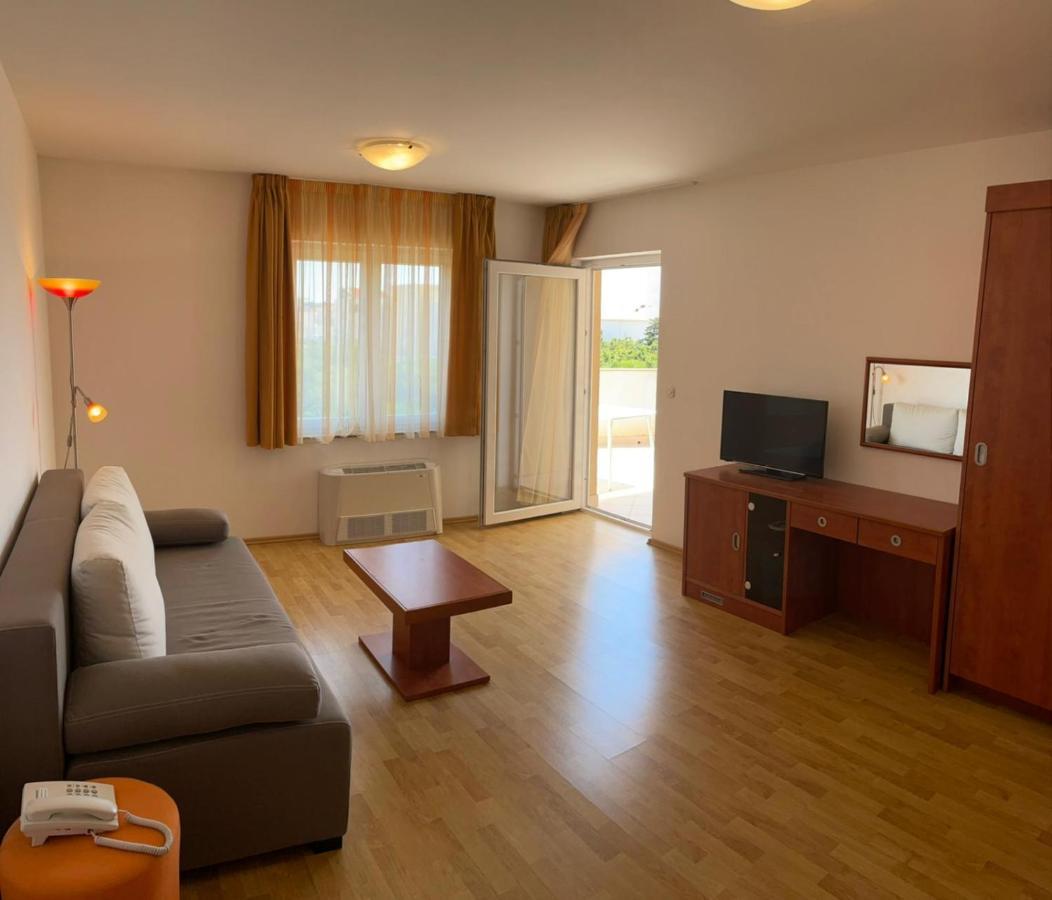 Bed & Breakfast Jugo Novalja Quarto foto